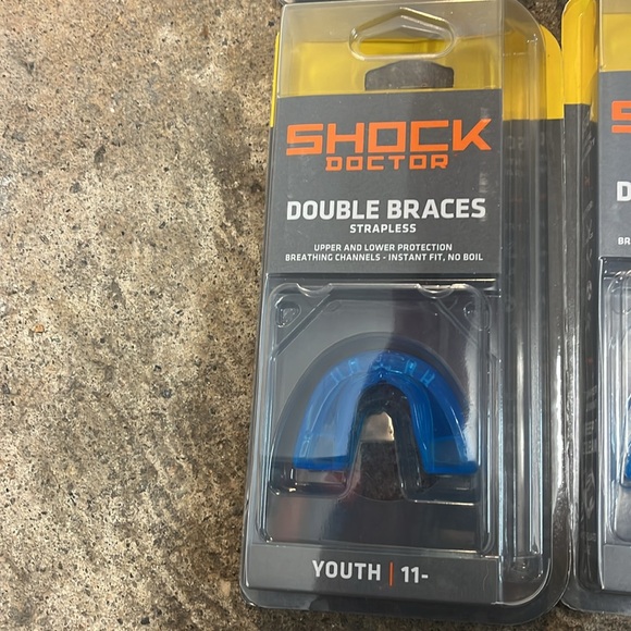 Bundle of 4 youth mouth guards 11- - Picture 2 of 3